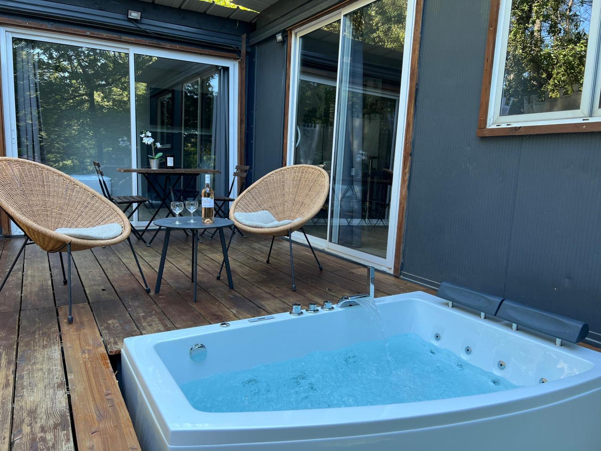 Superbe Cabane Jacuzzi Jardin Clim Wifi Parking Meyreuil Dış mekan fotoğraf