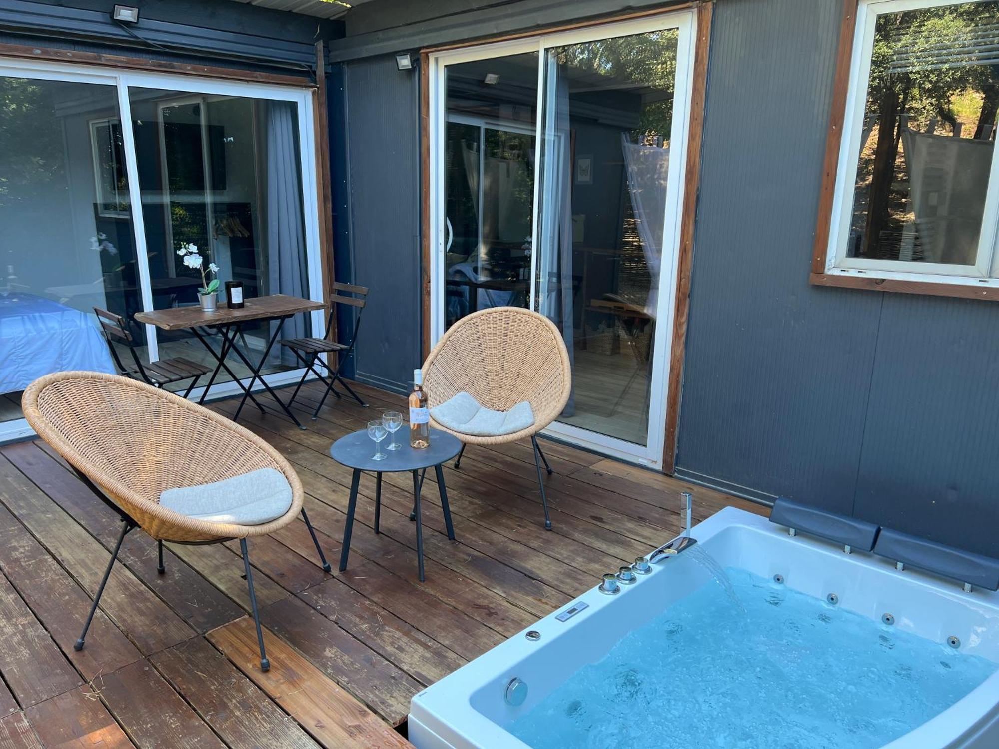 Superbe Cabane Jacuzzi Jardin Clim Wifi Parking Meyreuil Dış mekan fotoğraf