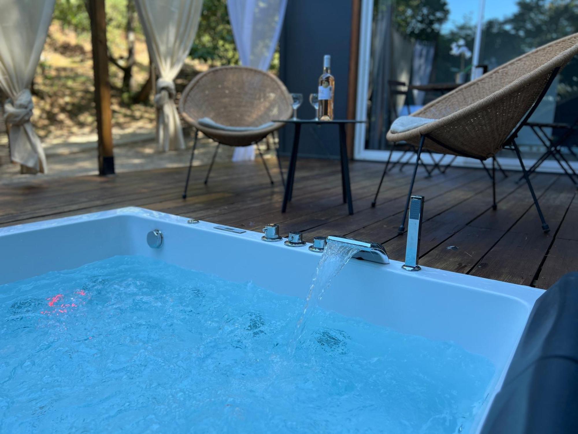 Superbe Cabane Jacuzzi Jardin Clim Wifi Parking Meyreuil Dış mekan fotoğraf